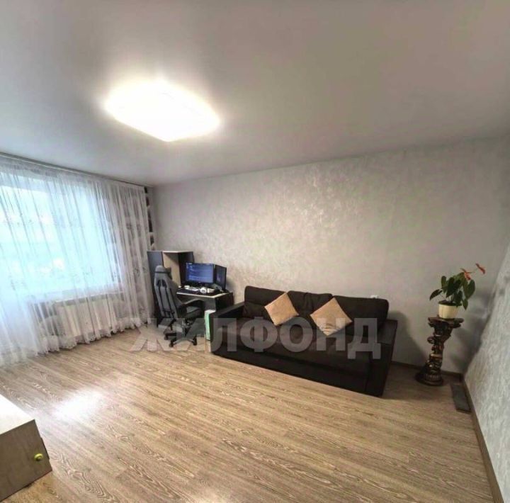 квартира г Брянск р-н Советский ул Брянского Фронта 20 фото 3