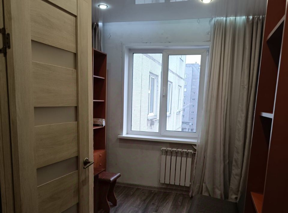 комната г Красноярск р-н Советский пр-кт Металлургов 28а фото 1