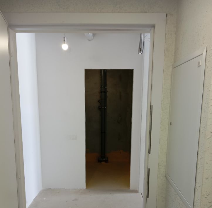 квартира г Южно-Сахалинск ул имени Владимира Жириновского 1/2 фото 2