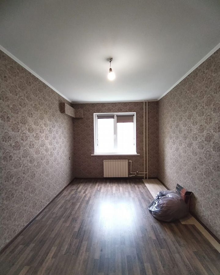 квартира г Волгоград р-н Дзержинский ул Шекснинская 28 фото 4