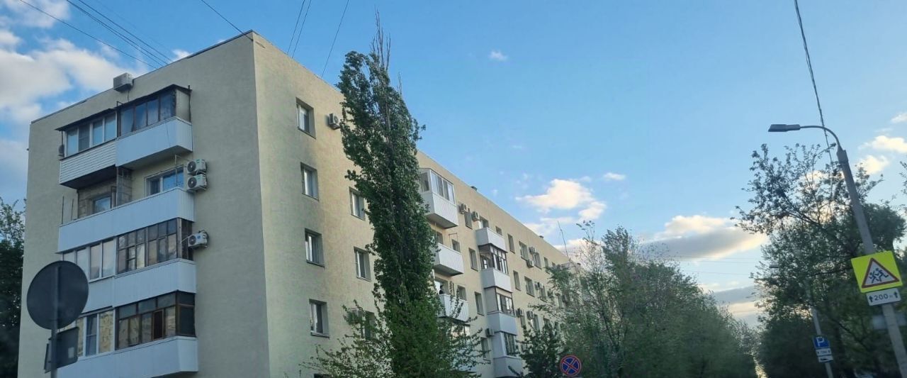квартира г Волгоград р-н Ворошиловский ул им. Циолковского 3а фото 1