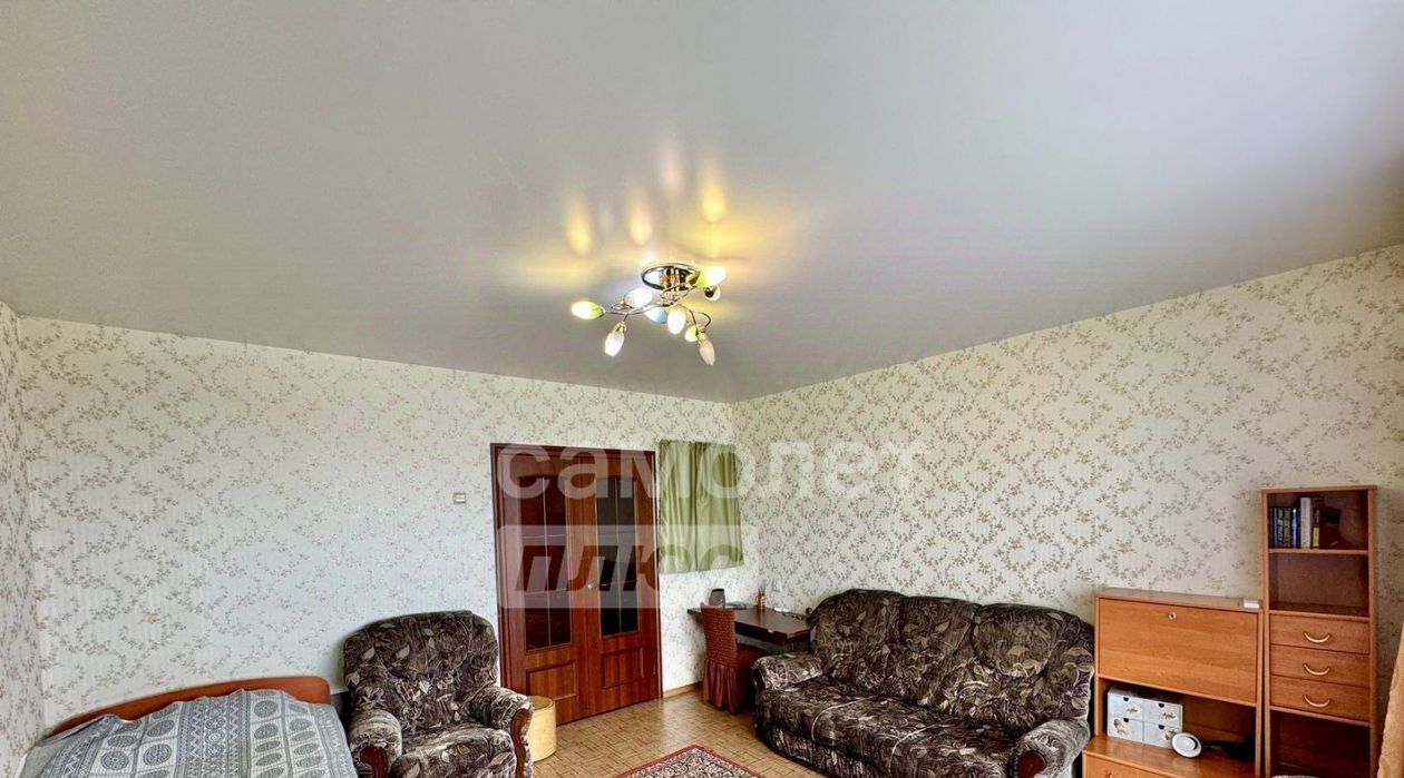 квартира г Омск р-н Кировский ул Дианова 12/1 фото 3