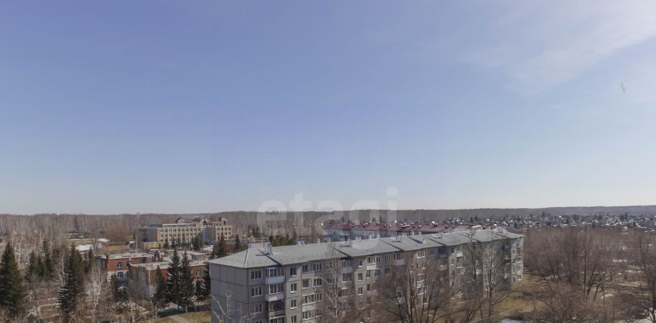 квартира г Омск мкр Крутая Горка р-н Октябрьский ул В.А.Силина 11 фото 19