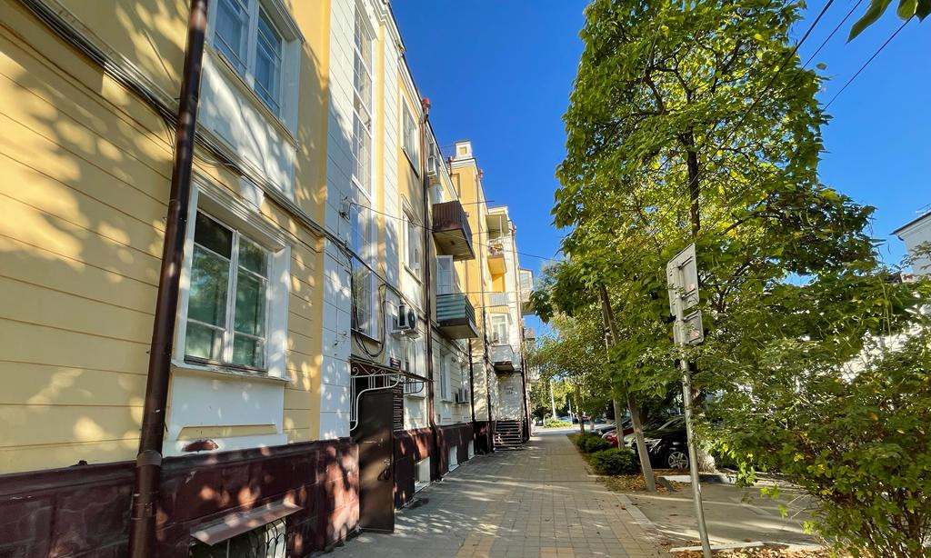 квартира г Армавир микрорайон Оптика ул Комсомольская ул Свердлова 60 м-н фото 1
