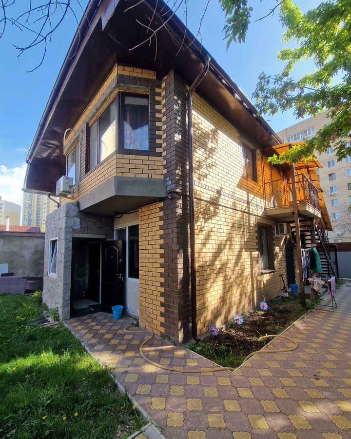 квартира г Саратов р-н Октябрьский туп 2-й Шелковичный 8 фото 2