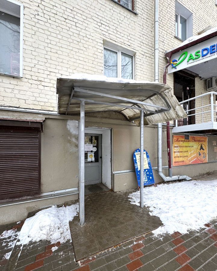 торговое помещение г Киров р-н Ленинский пр-кт Октябрьский 70 фото 3