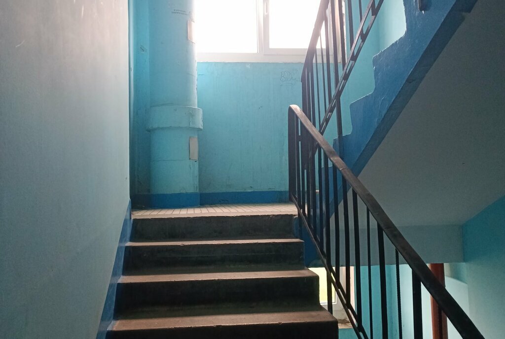квартира г Тольятти р-н Автозаводский 2 квартал ул Революционная 18 фото 17