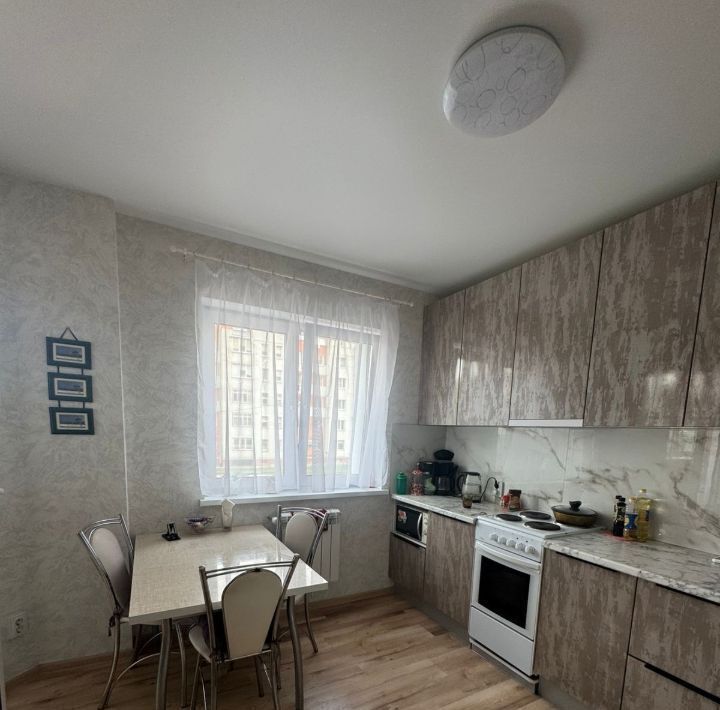 квартира г Омск р-н Кировский ул Дианова 34 фото 16