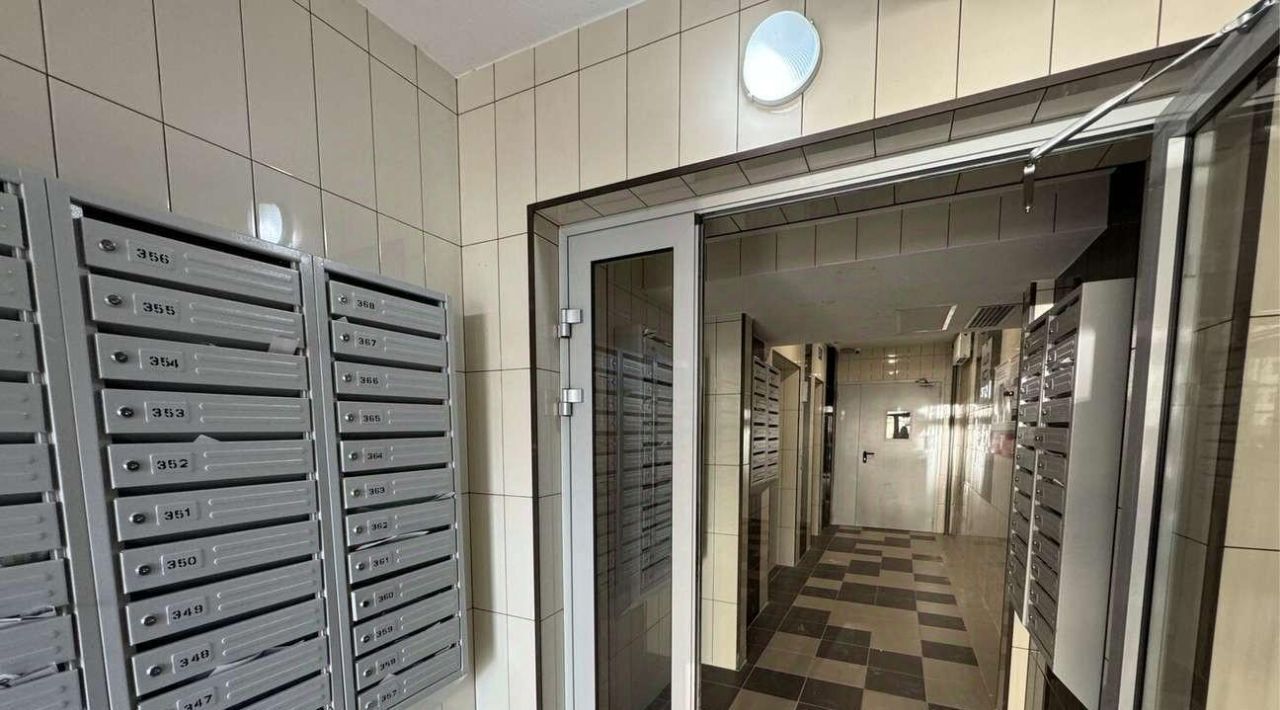 квартира г Волгоград р-н Дзержинский ул им. Расула Гамзатова 21 фото 18