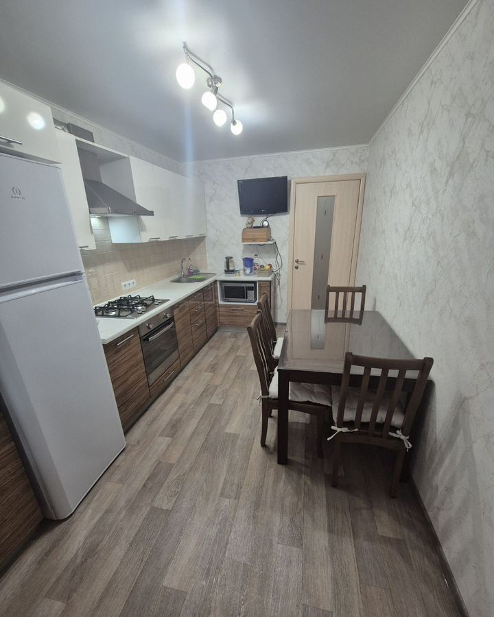 квартира г Саратов р-н Кировский Солнечный 2 ул им Батавина П.Ф. 12 фото 3