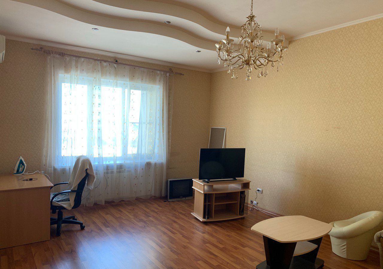 квартира г Волгоград р-н Дзержинский ул Космонавтов 36 фото 2