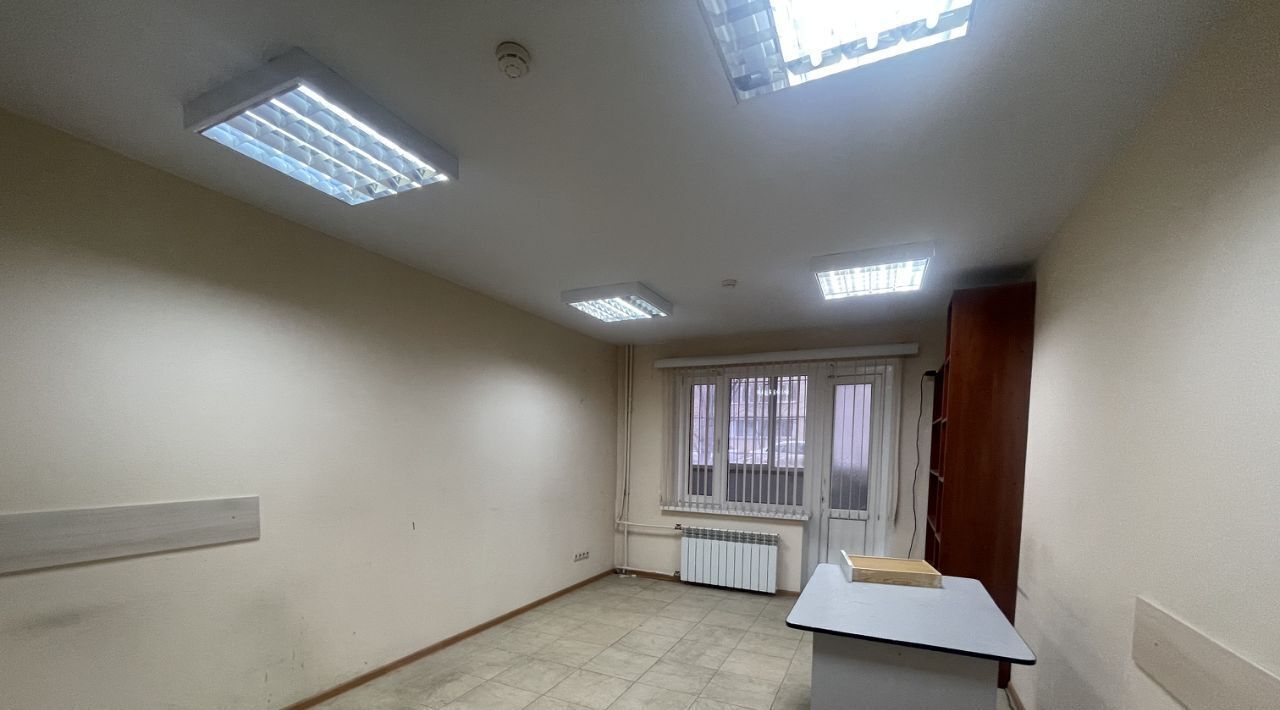 квартира г Саратов р-н Кировский Солнечный 2 ул им Батавина П.Ф. 13а фото 1