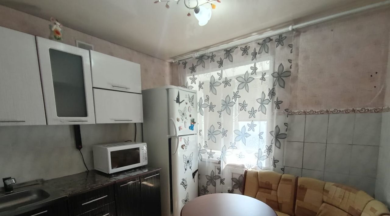 квартира г Прокопьевск р-н Зенковский ул Черных 20 фото 4