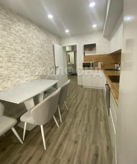 квартира г Красноярск р-н Октябрьский ул Калинина 185 фото 3