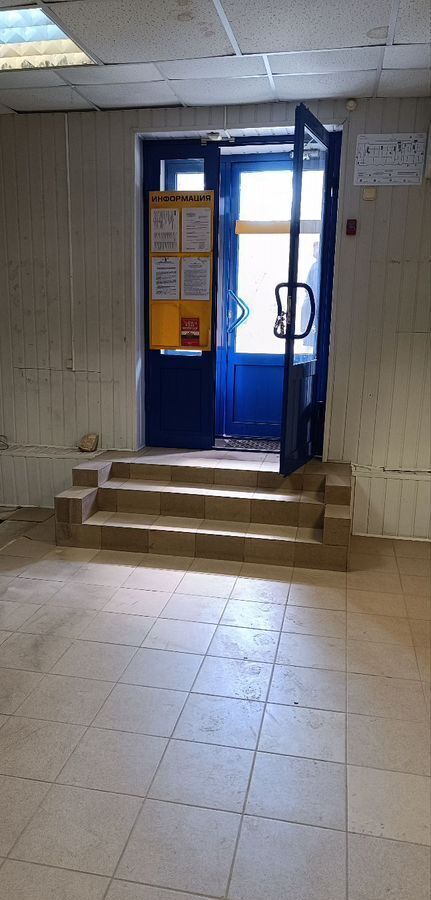 торговое помещение г Волгоград р-н Тракторозаводский ул им. Шурухина 13 фото 3
