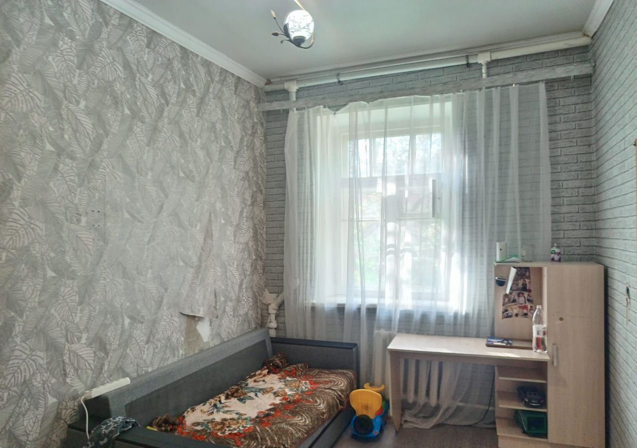 комната г Каменск-Шахтинский ул Островского 61 фото 1