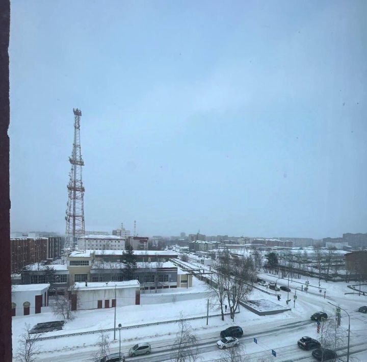 квартира г Сургут ул 30 лет Победы 28 20-й фото 9