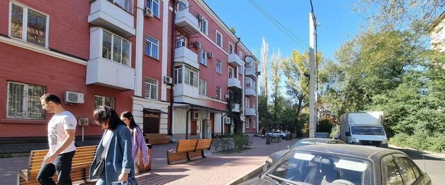 торговое помещение р-н Железнодорожный дом 4/51 фото