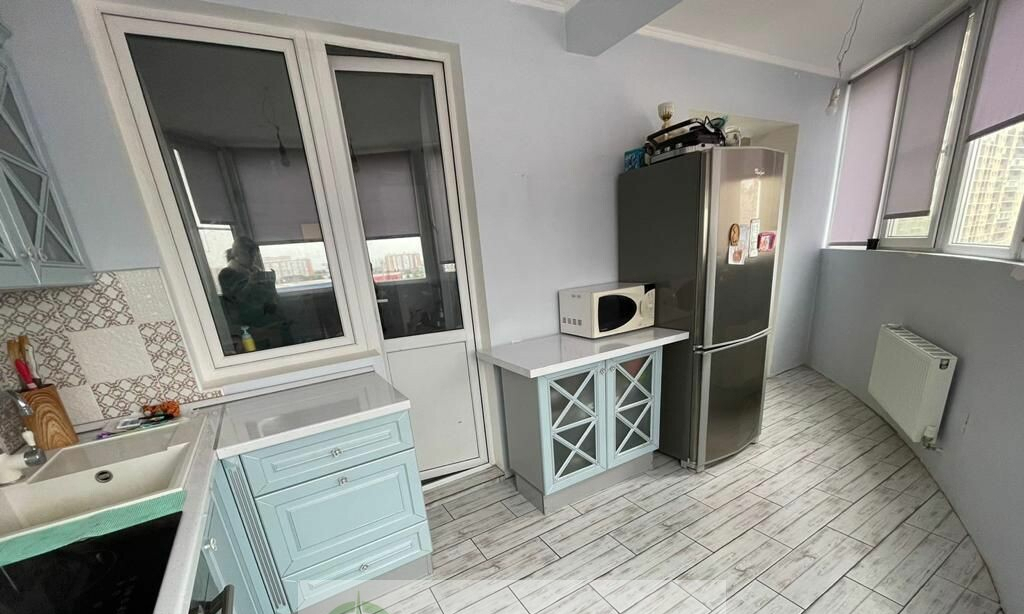 квартира г Краснодар мкр им Петра Метальникова им. Цезаря Куникова, 24 к 1 фото 8
