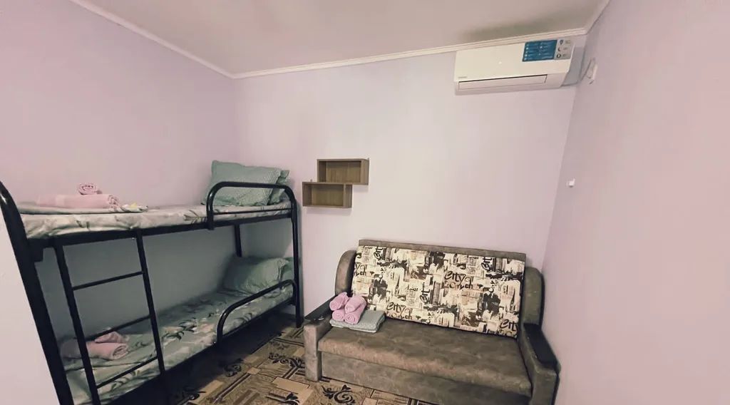 комната р-н Ейский г Ейск ул Сазонова 17 фото 1