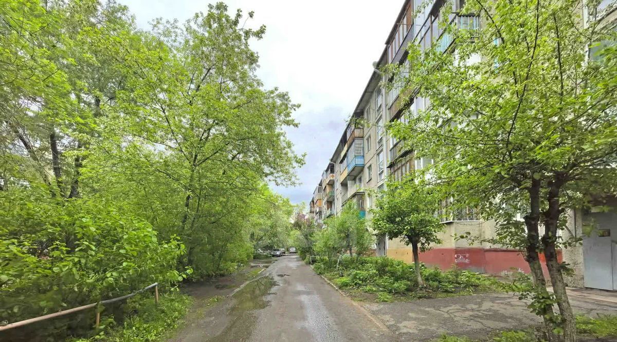 квартира г Омск р-н Октябрьский ул Ермолаева 8 фото 20