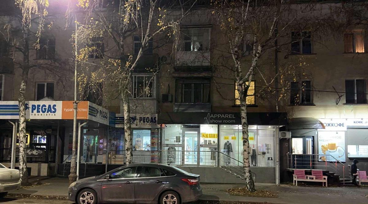 торговое помещение г Тольятти р-н Центральный ул Карла Маркса 45 фото 2