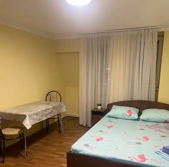 комната г Таганрог ул Адмирала Крюйса 4/1 фото 2