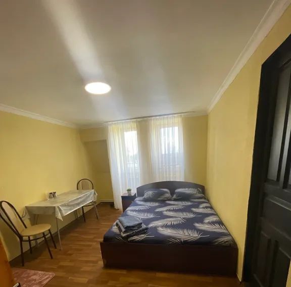 комната г Таганрог ул Адмирала Крюйса 4/1 фото 1