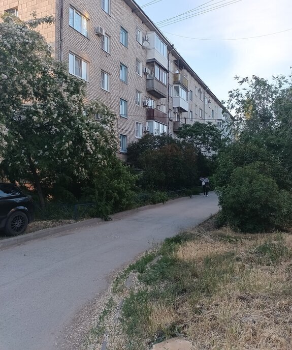 квартира г Волгоград р-н Краснооктябрьский ул им. Кузнецова 12 фото 2