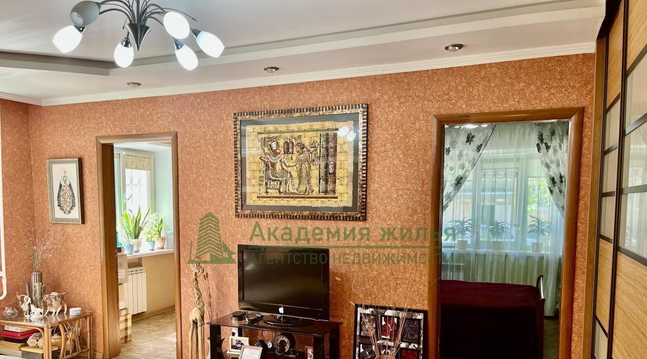 квартира г Энгельс 1-й мкр, 8 фото 2