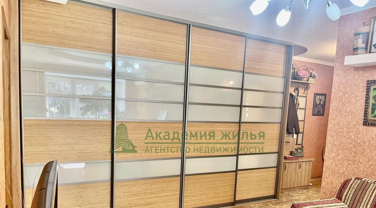 квартира г Энгельс 1-й мкр, 8 фото 3