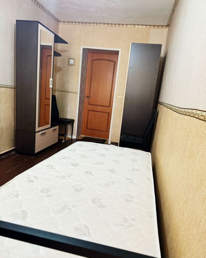 комната г Екатеринбург р-н Ленинский Чкаловская ул 8 Марта 92 фото 4
