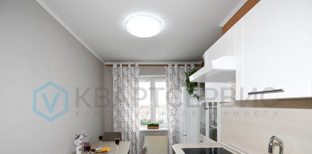 квартира г Омск р-н Центральный наб Тухачевского 20 фото 2