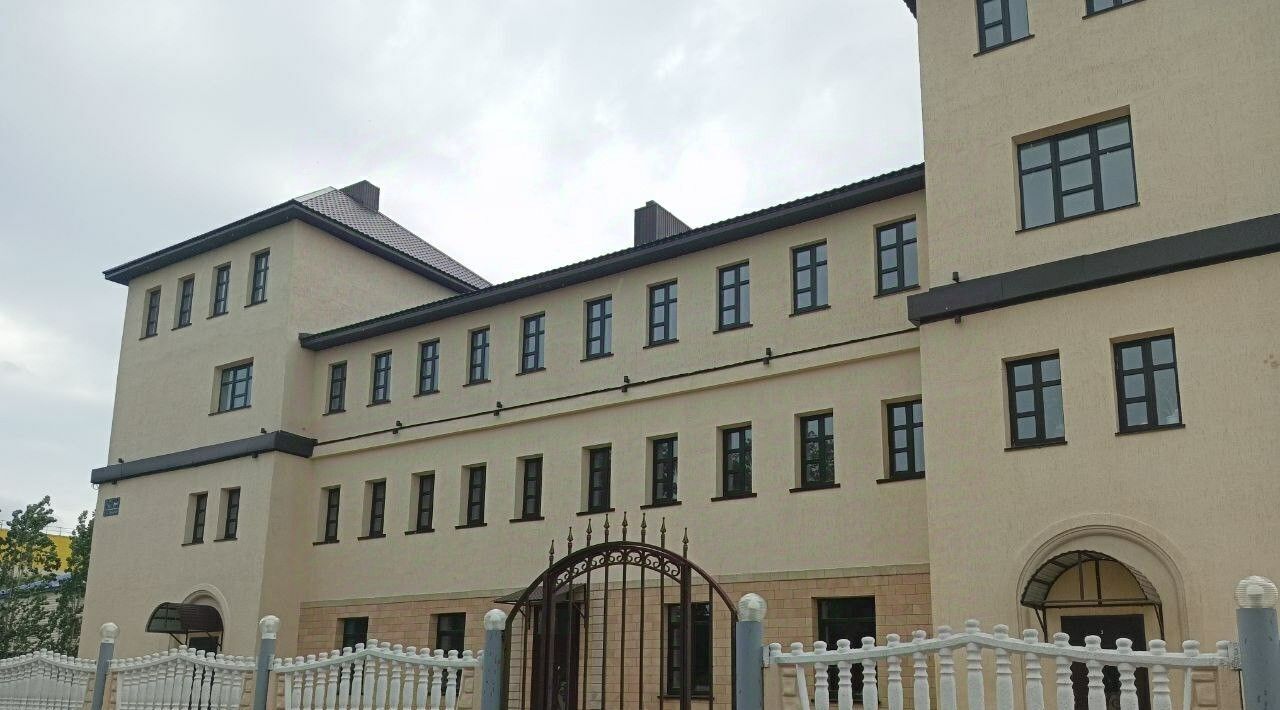 квартира г Оренбург р-н Центральный ул Ходакова 64 фото 1