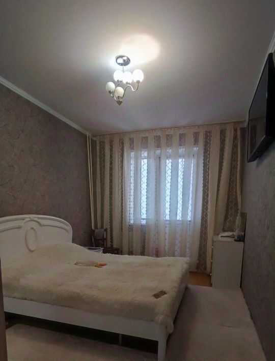 квартира г Прокопьевск р-н Рудничный пр-кт Строителей 73 фото 1