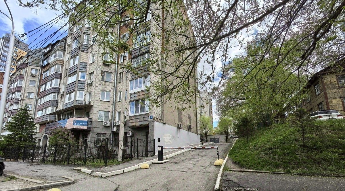 гараж г Хабаровск р-н Центральный ул Истомина 23 фото 1