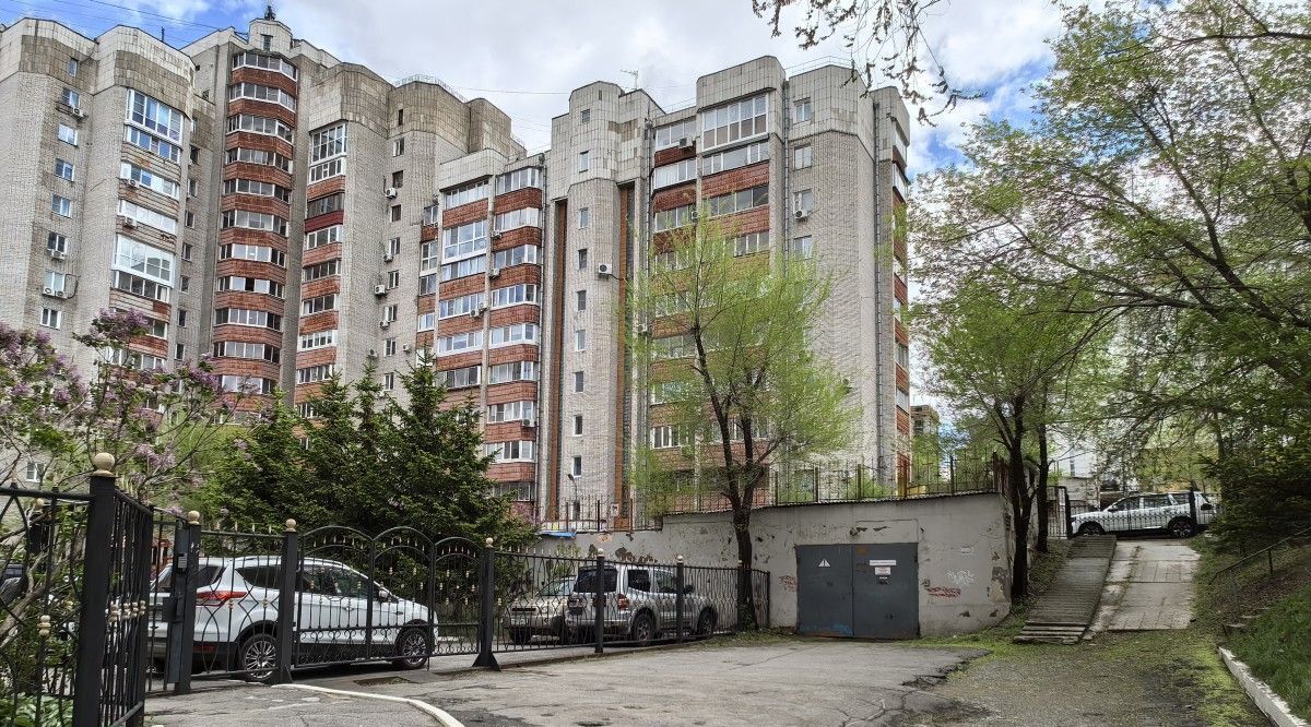 гараж г Хабаровск р-н Центральный ул Истомина 23 фото 4