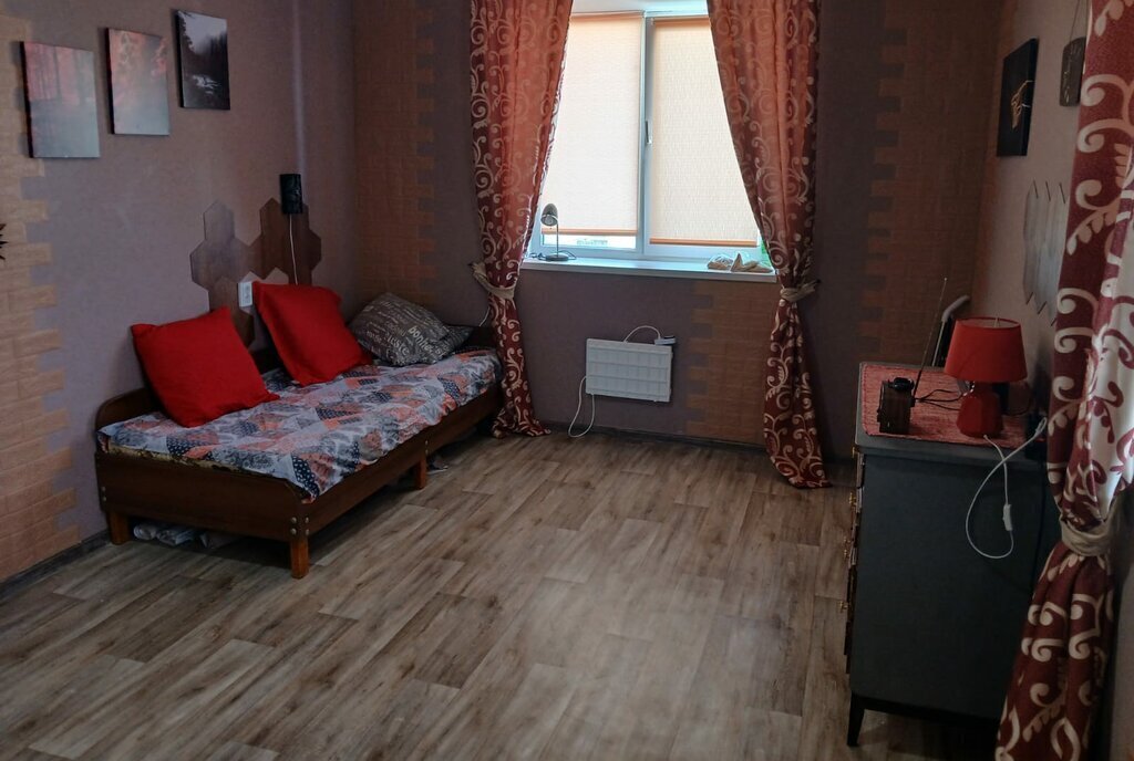 квартира г Волгоград р-н Кировский пер Клубный 10 фото 1