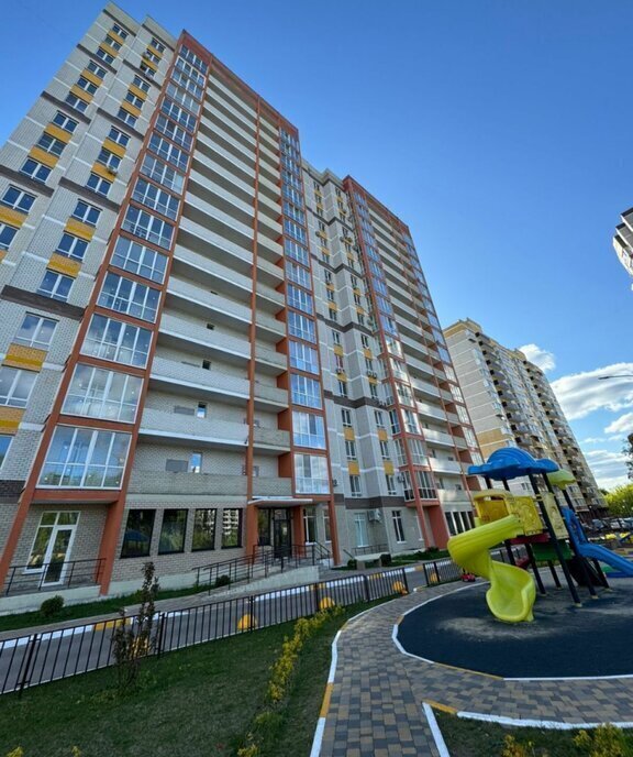 квартира г Брянск ул Горбатова 45а фото 2