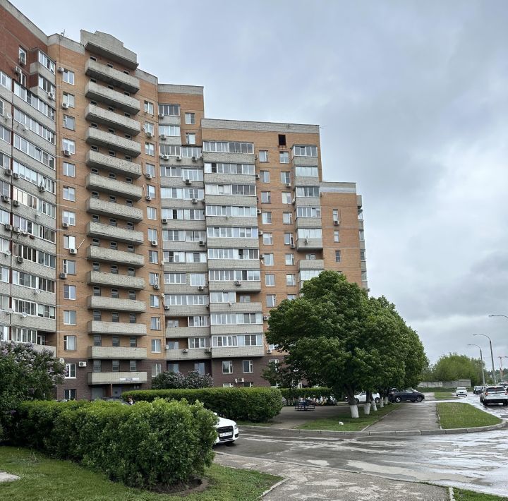квартира г Тольятти р-н Автозаводский ул Спортивная 16 фото 1