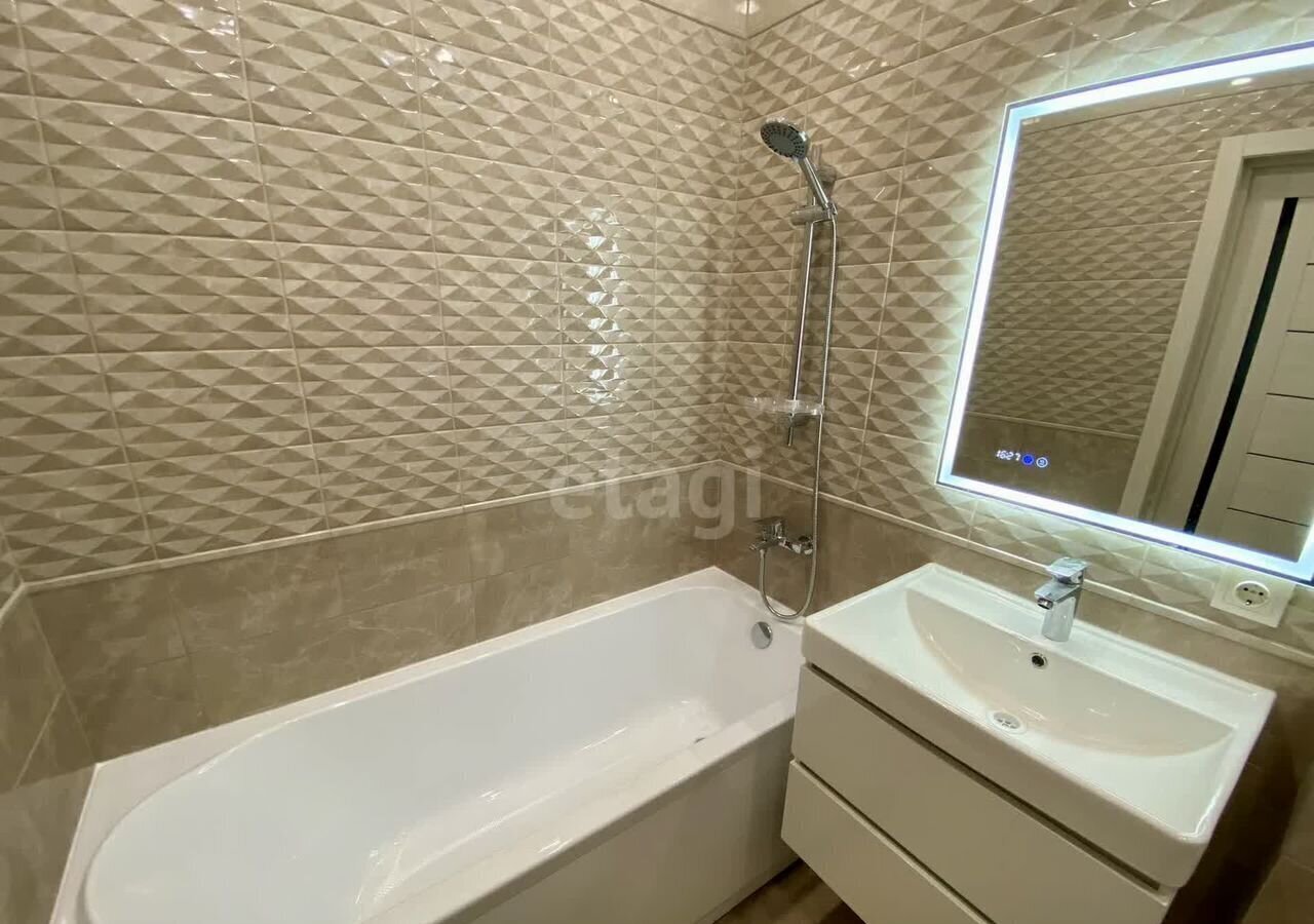 квартира г Тюмень р-н Калининский ул Фармана Салманова 1 фото 7
