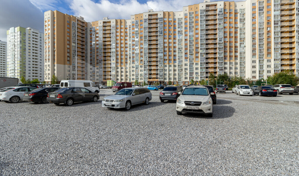 квартира г Тюмень ул Николая Федорова 17 фото 6