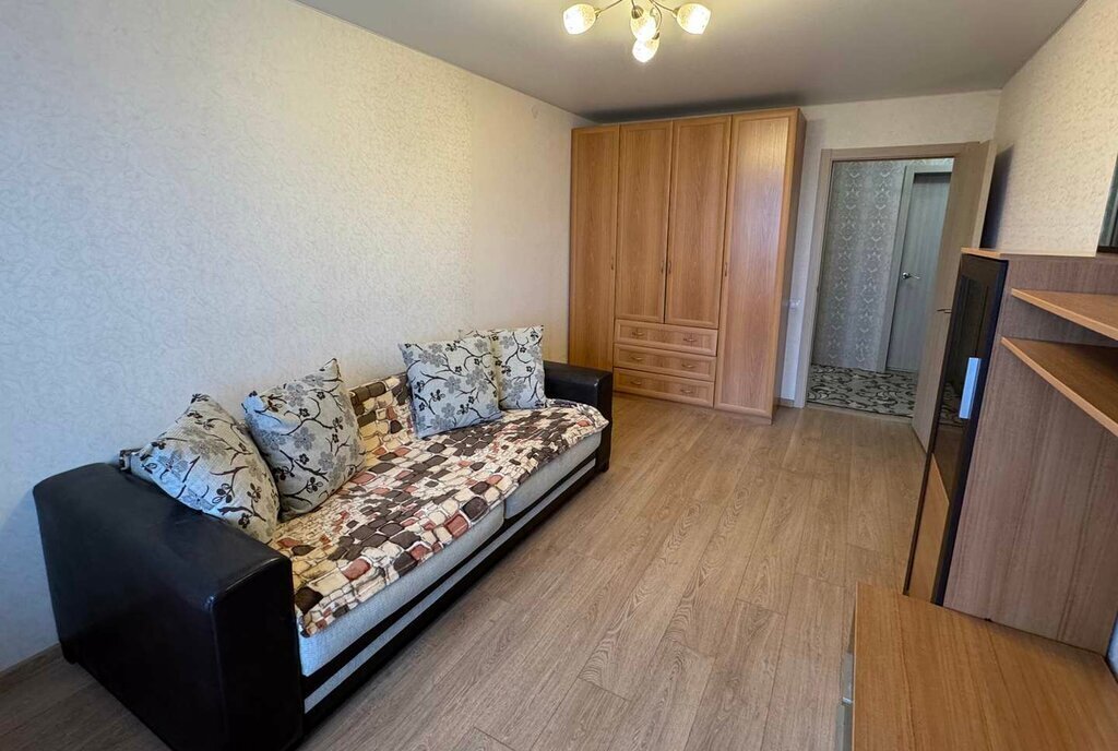 квартира г Великий Новгород ул Октябрьская 2к/3 фото 3