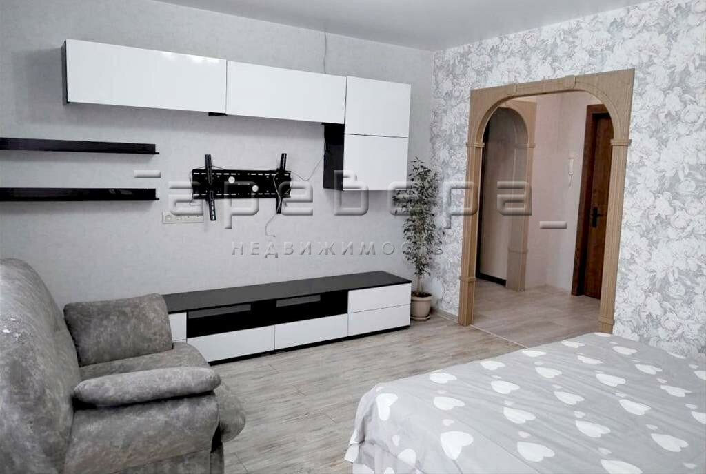 квартира г Красноярск наб Ярыгинская 35 фото 2