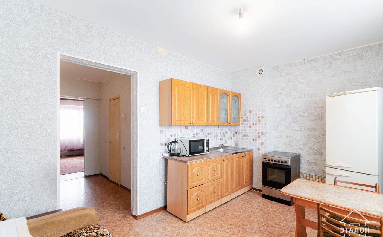 квартира г Омск р-н Центральный ул Тарская 261к/1 фото 2
