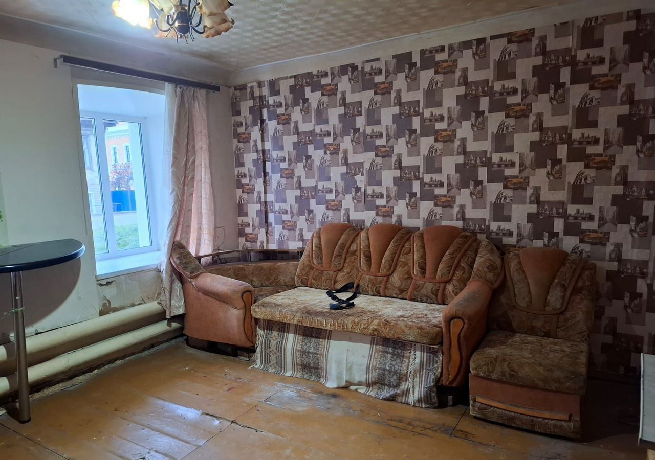 комната г Сарапул ул Труда 24 фото 2