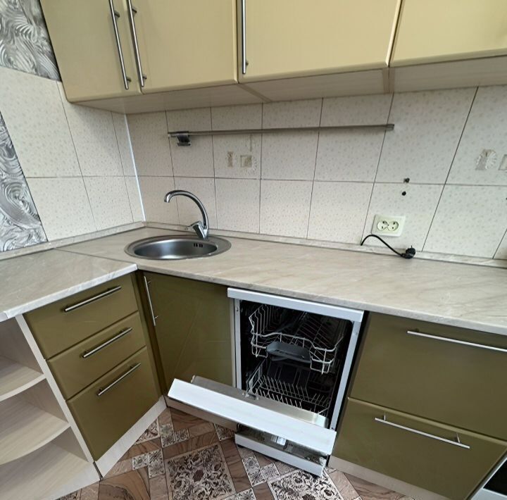 квартира г Омск р-н Октябрьский ул Ермолаева 6 фото 36