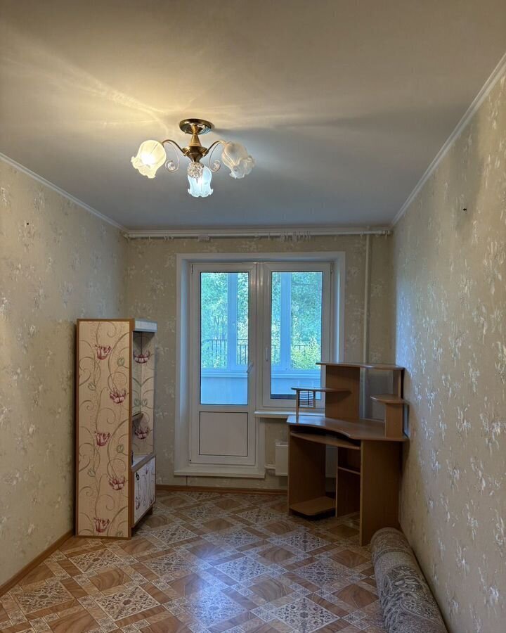 квартира г Тольятти р-н Автозаводский б-р Буденного 10 фото 1