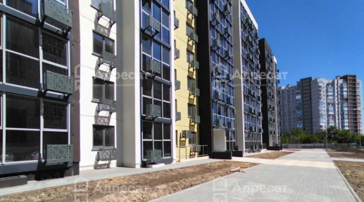 квартира г Волгоград р-н Дзержинский пр-кт Маршала Жукова 104 фото 1