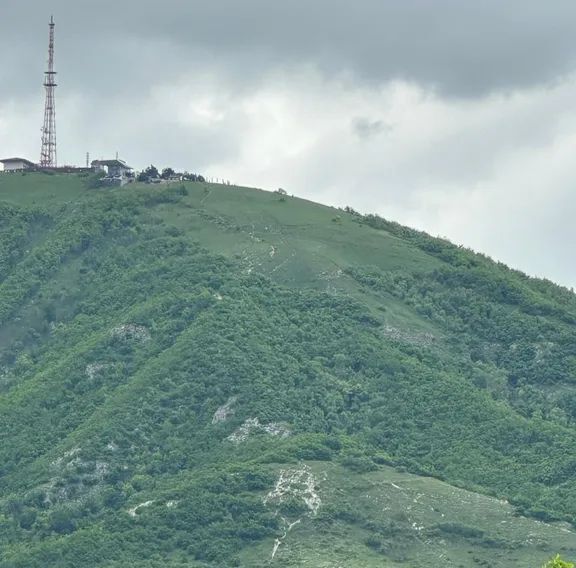 дом г Пятигорск п Горячеводский пр-кт Калинина 239 фото 3